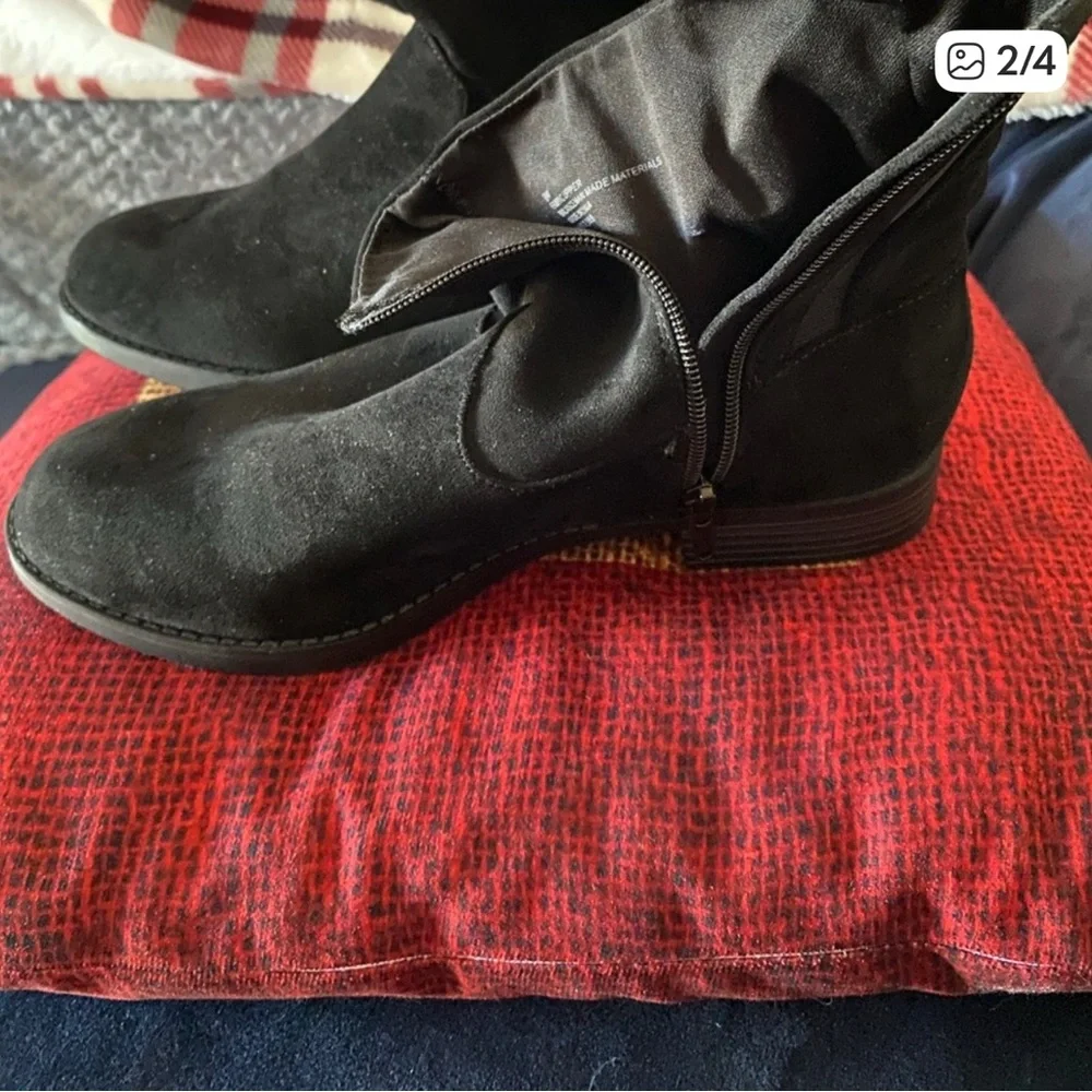 Black ankle boot, NWOT size 9w - Picture 2 of 4